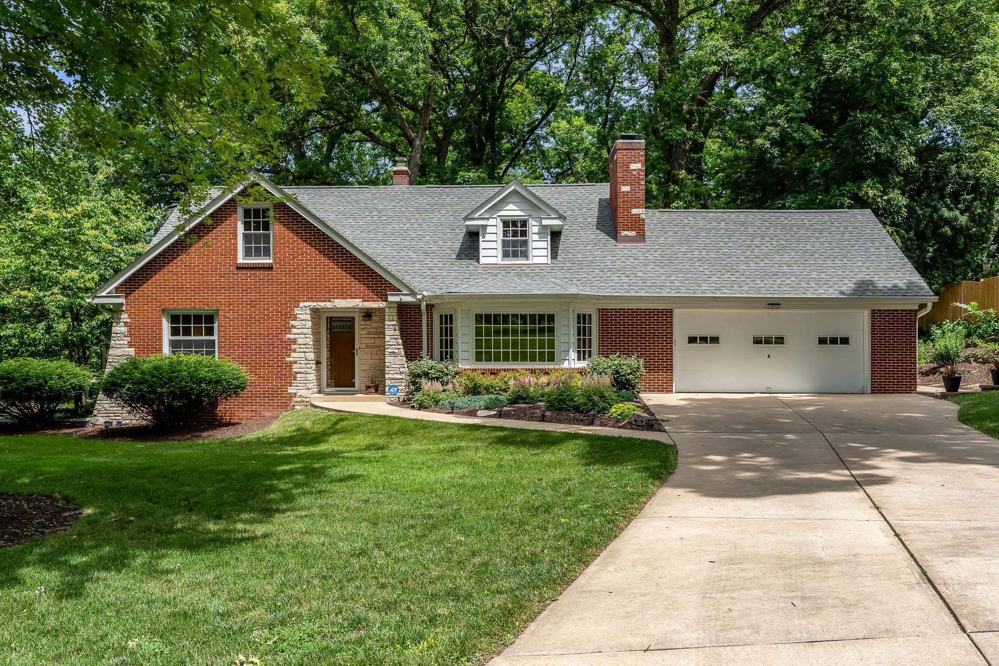 Property Photo:  1404 Brown Hills Road  IL 61107 