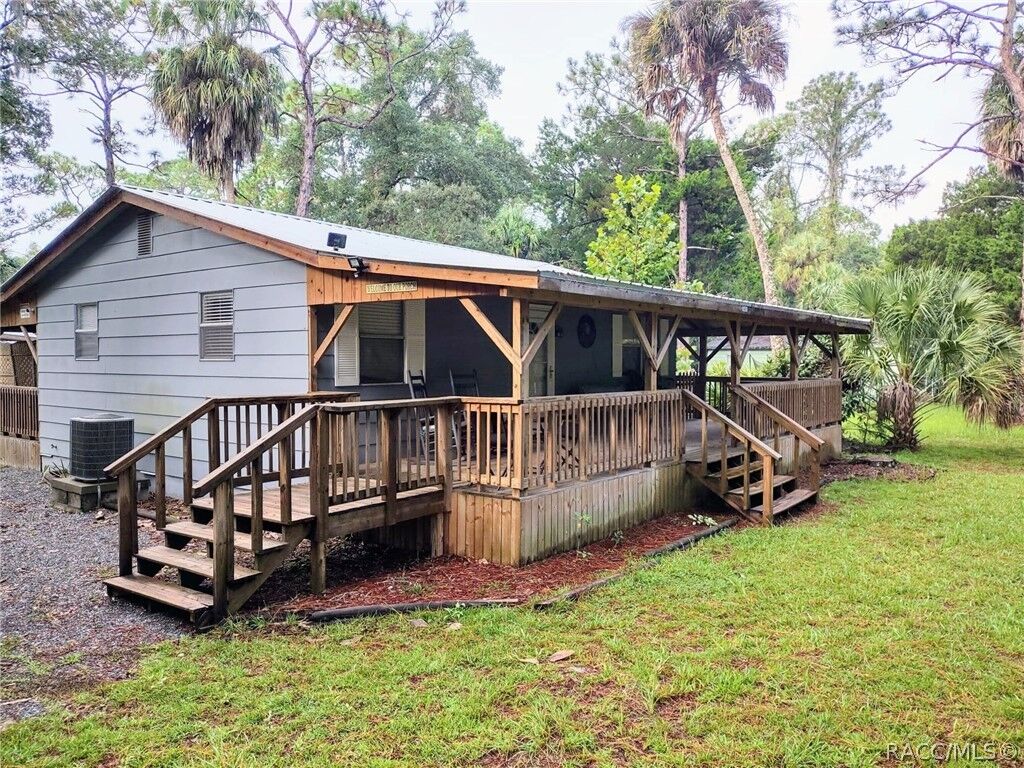 Property Photo: 5403 Highway 40 W FL 34498