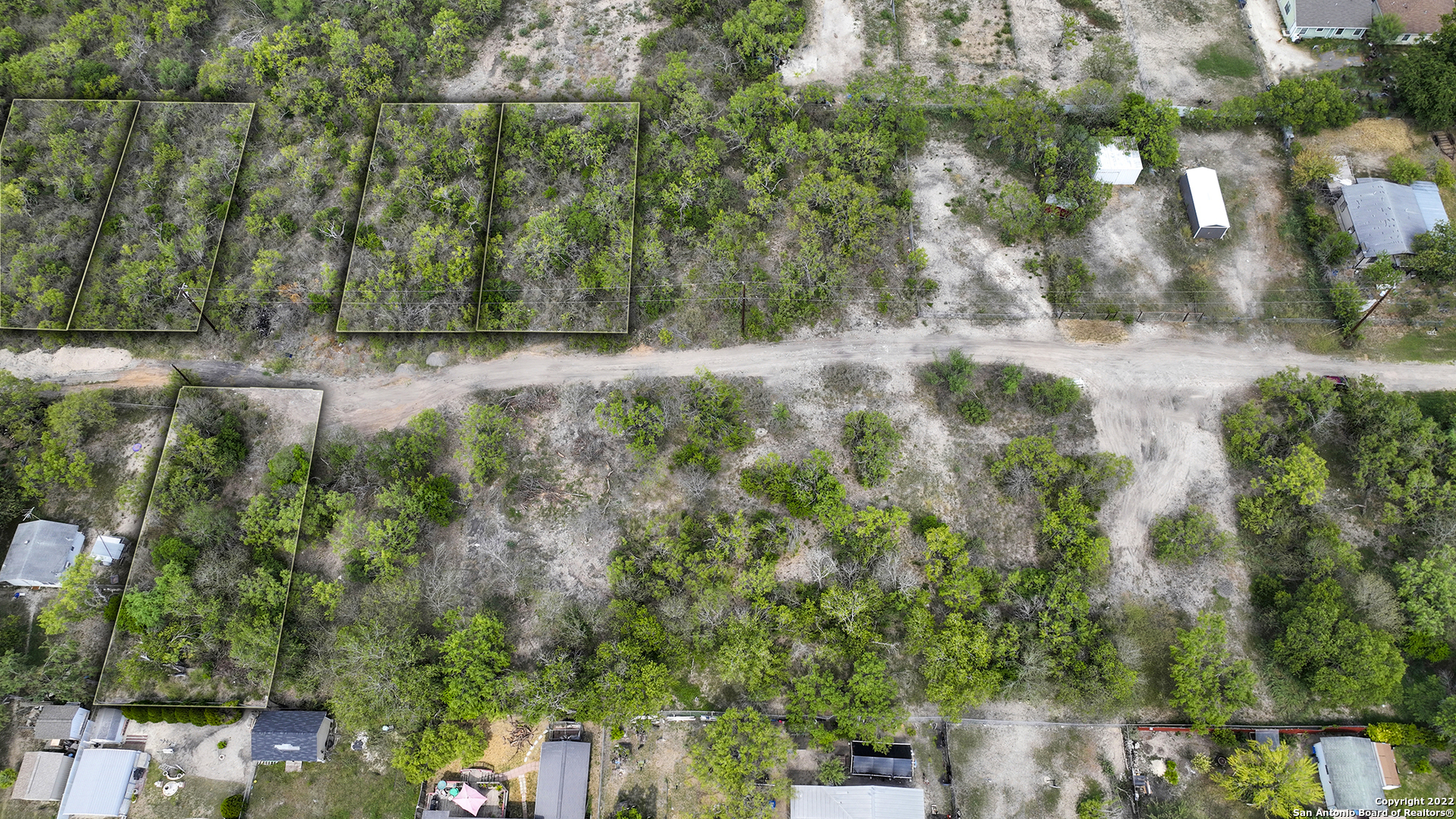 Property Photo:  507511514519523 S Baltzell Ave  TX 78221 