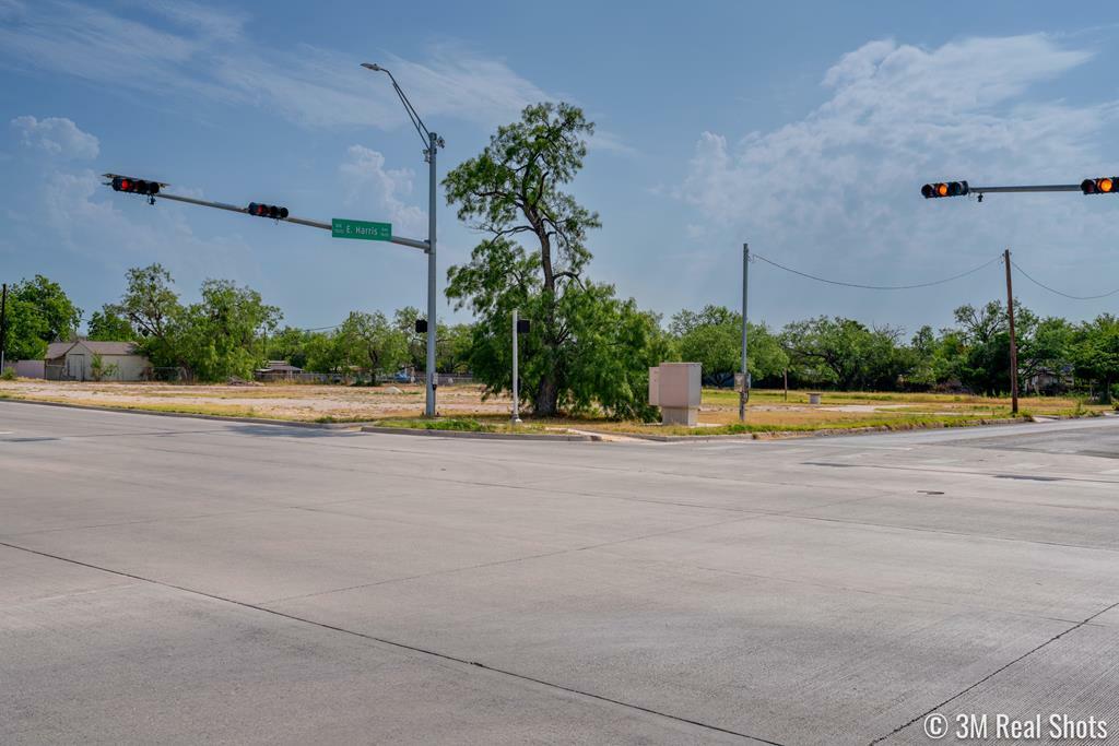 Property Photo:  6 N Bell St  TX 76903 