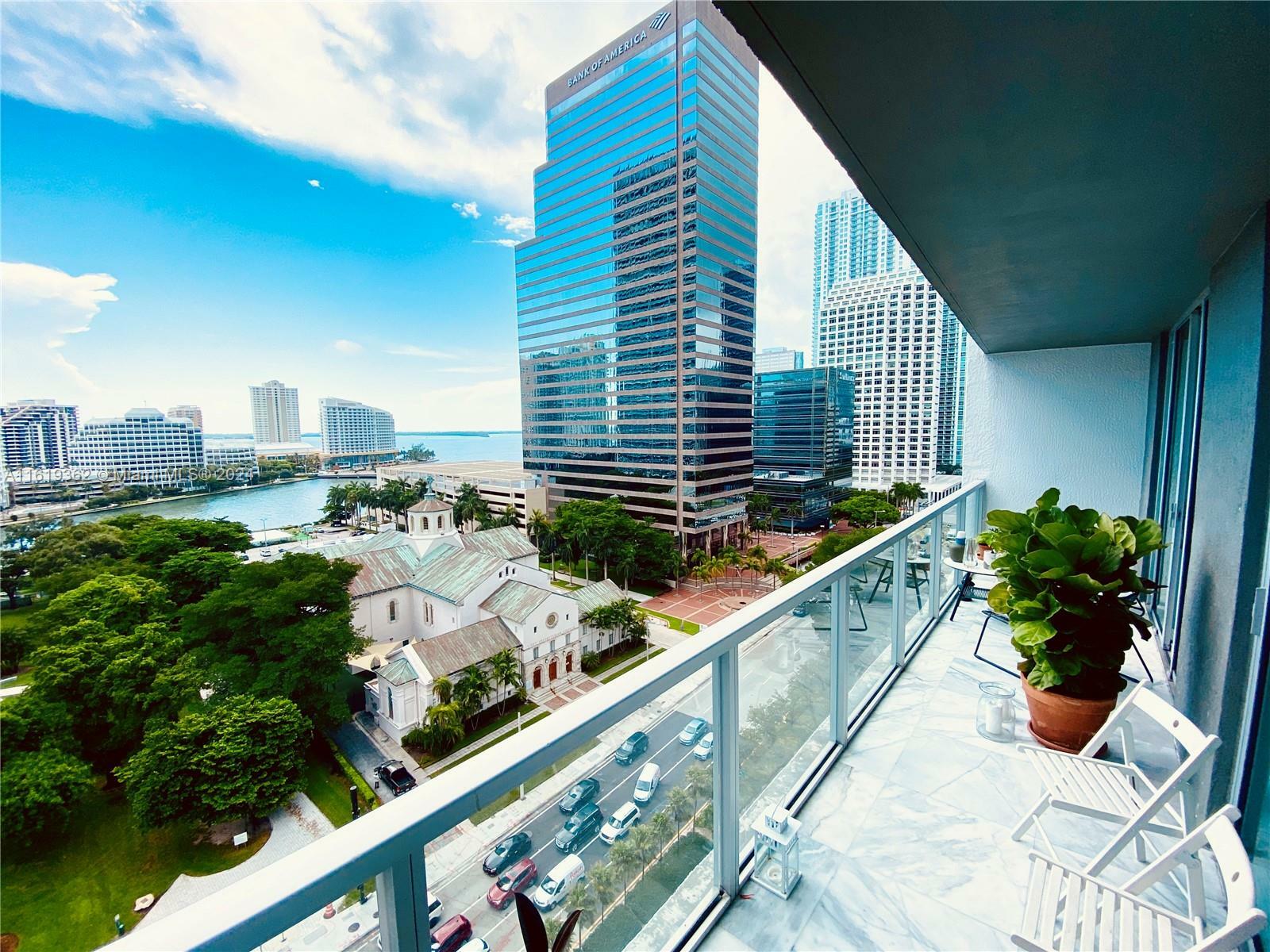 Property Photo:  500 Brickell Ave 1200  FL 33131 