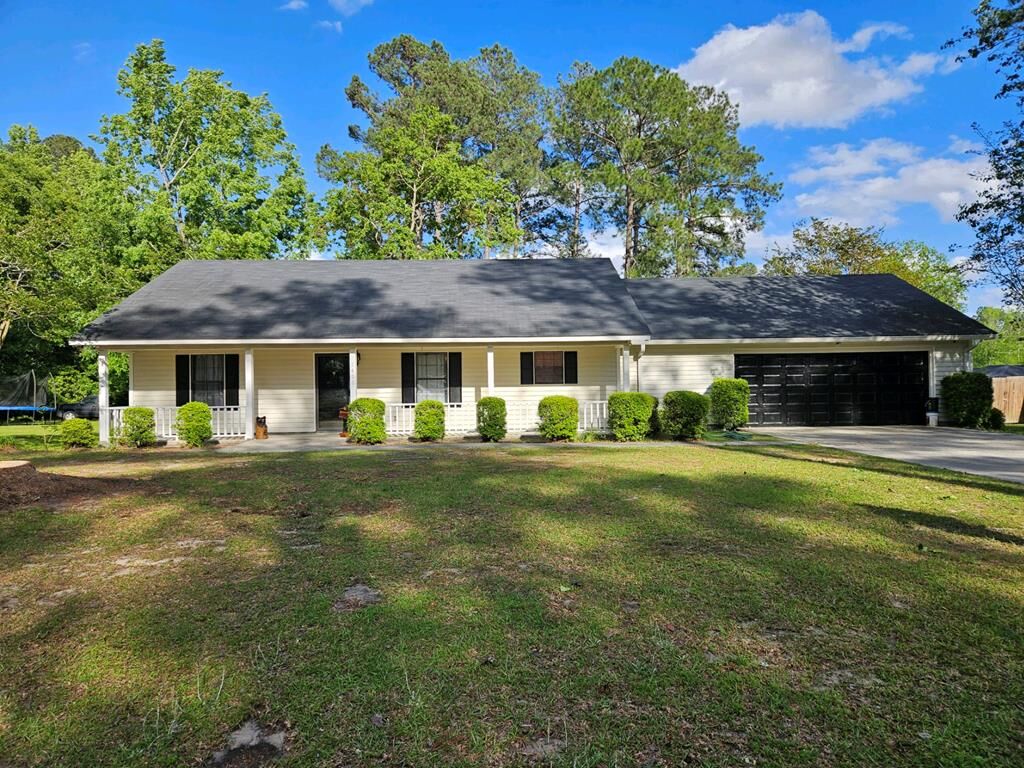 Property Photo:  1406 Camellia Way  GA 31639 