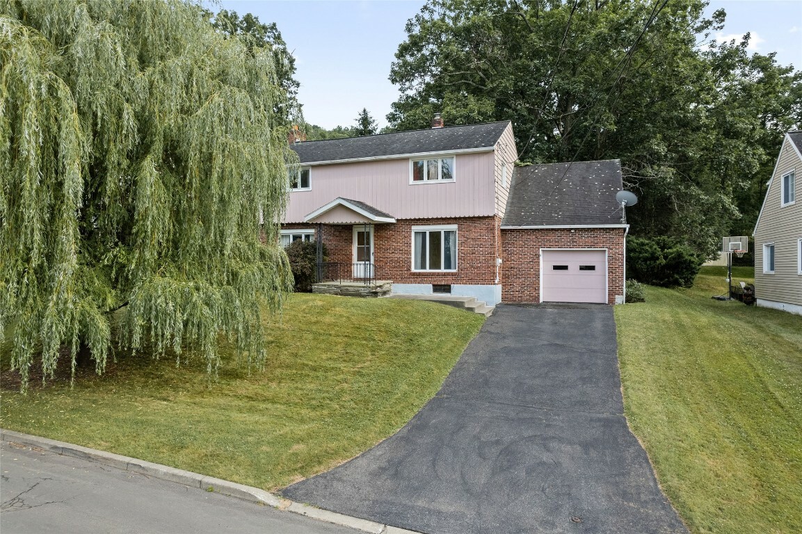 Property Photo:  6 Edna Avenue  NY 13903 