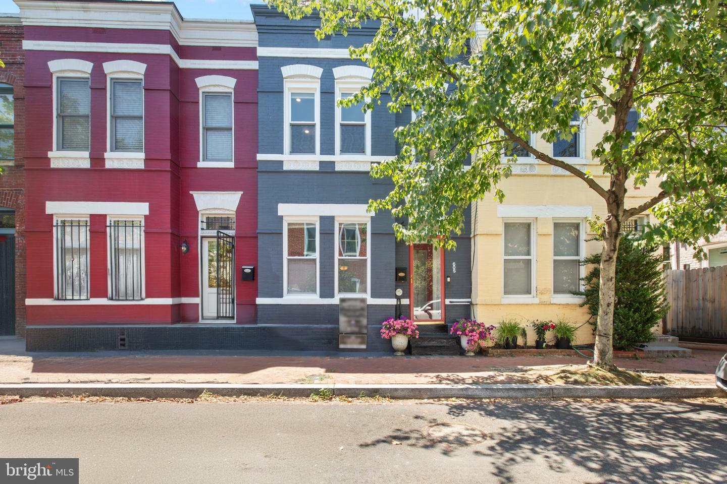 Property Photo:  605 Acker Place NE  DC 20002 