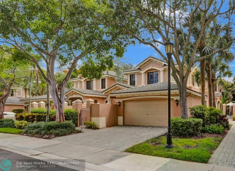 Property Photo: 2678 Center Court Dr 2678 FL 33332