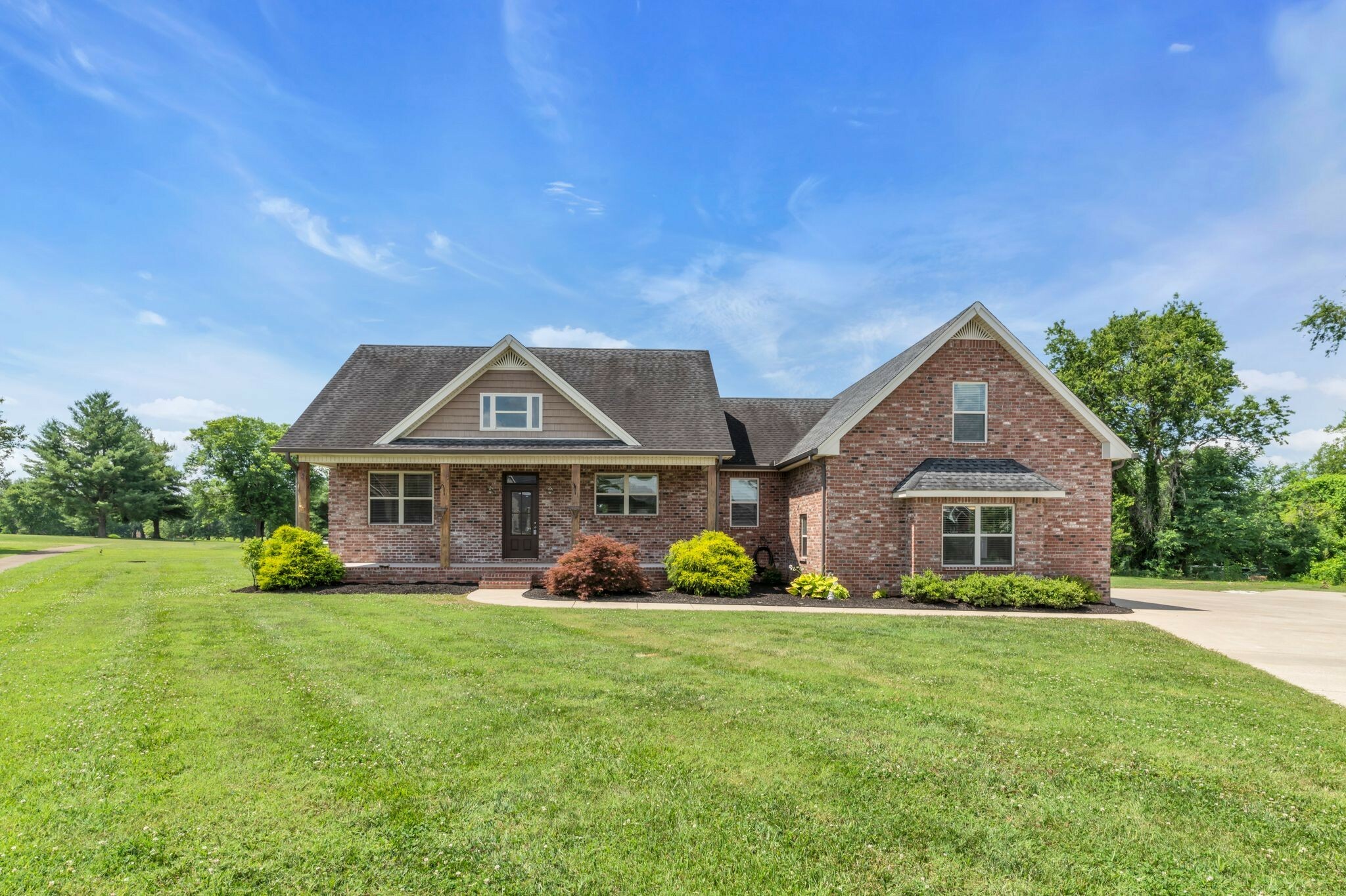 Property Photo:  120 Golfers Cir  TN 37148 