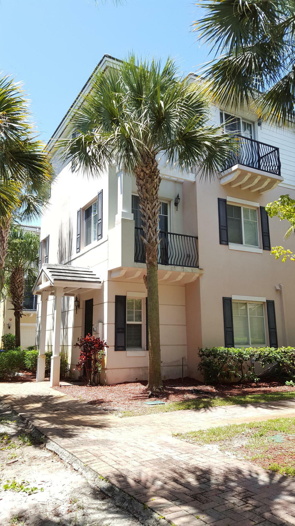 Property Photo:  3610 NW 5th Terrace  FL 33431 