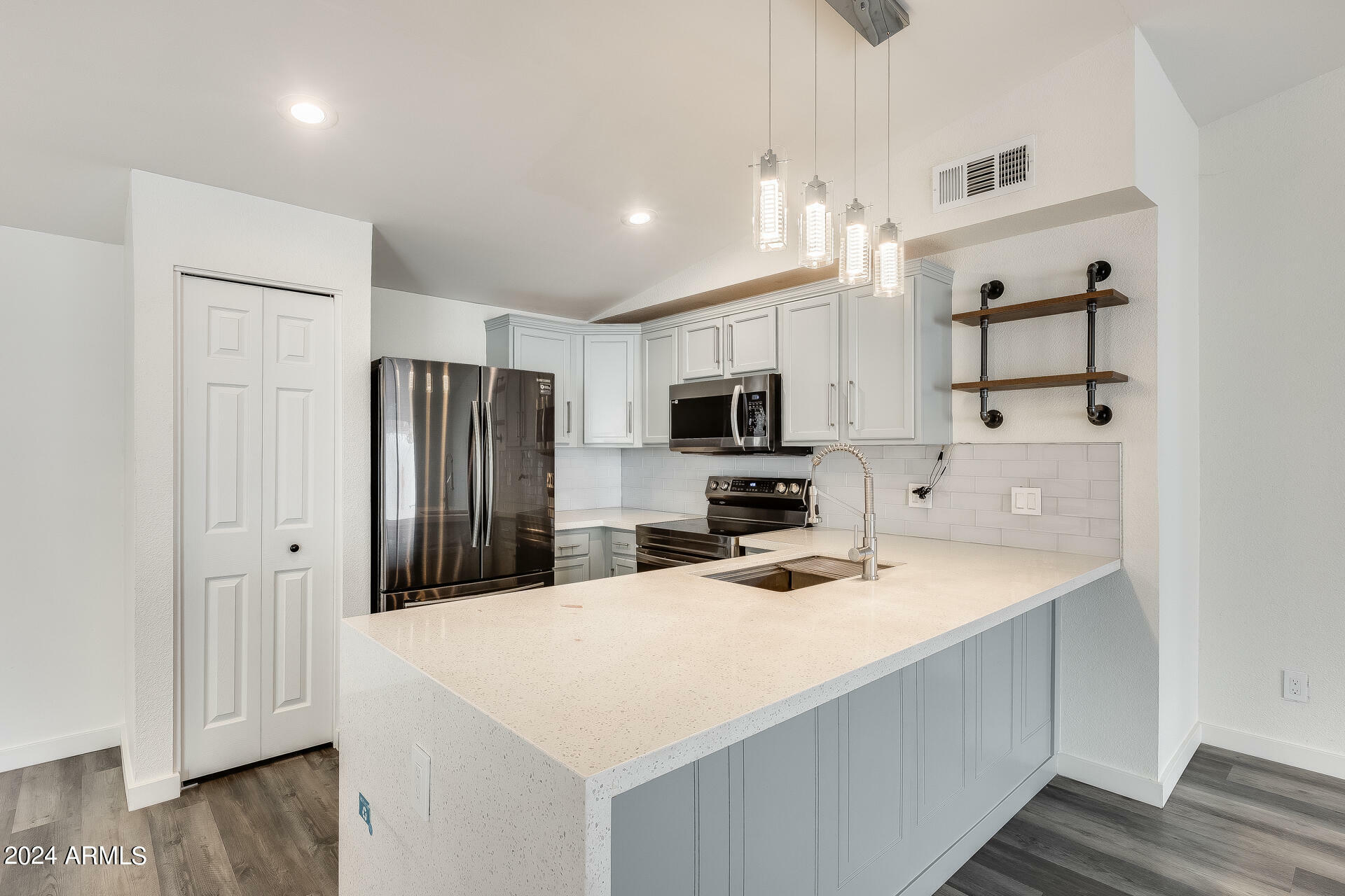 Property Photo:  2019 N Villas Lane  AZ 85224 