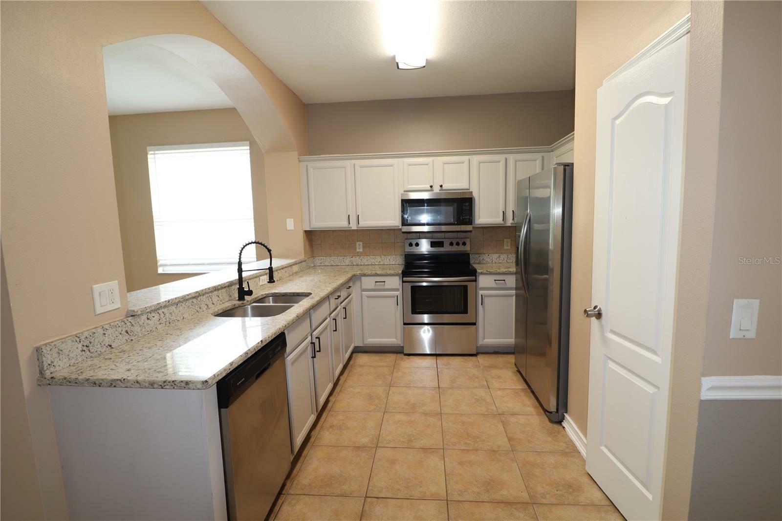 Property Photo:  861 Cherry Valley Way  FL 32828 