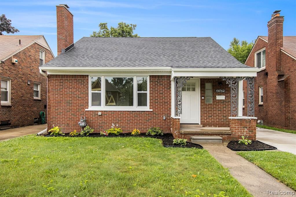 Property Photo:  13952 Rosemont Avenue  MI 48223 3552 