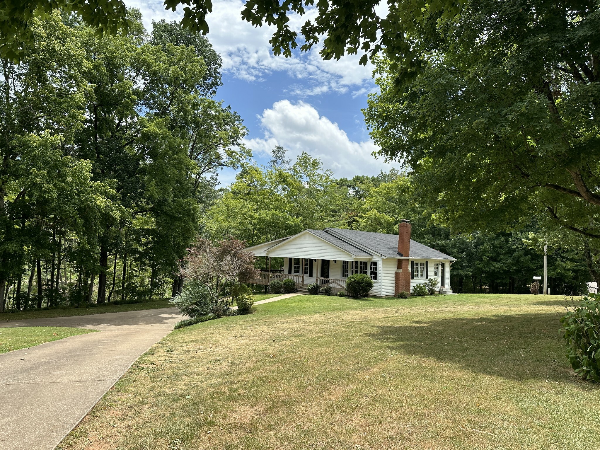 Property Photo:  1012 Fullers Chapel Ln  TN 38468 