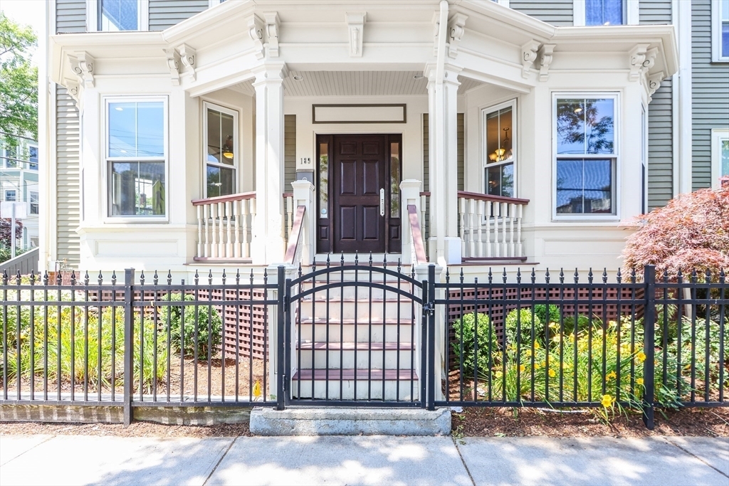 Property Photo: 189 Pearl St 1 MA 02139