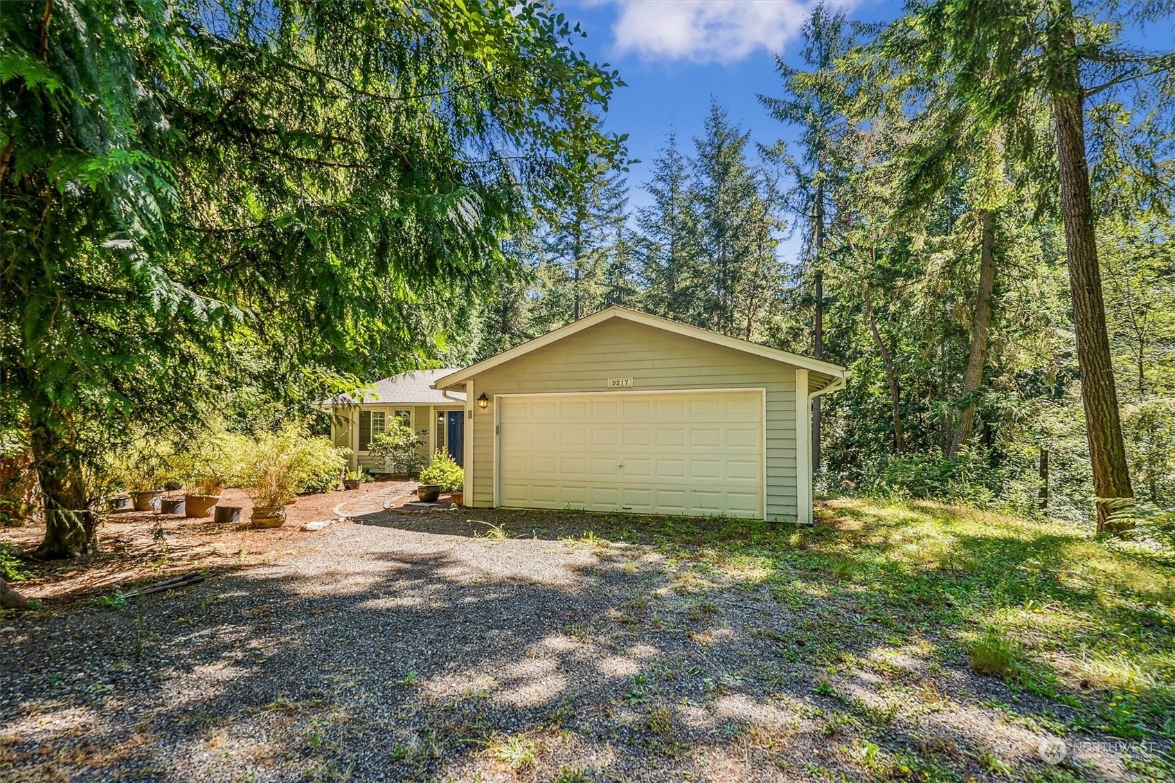 Property Photo:  9217 Kootenai Drive  WA 98303 