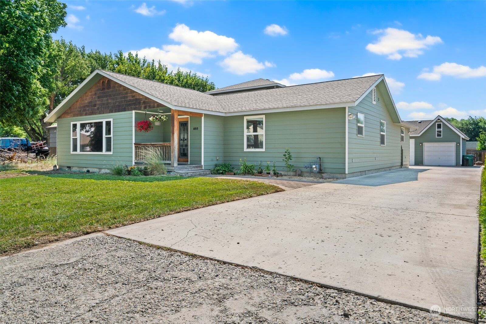 Property Photo: 803 S Whitman Street WA 98926