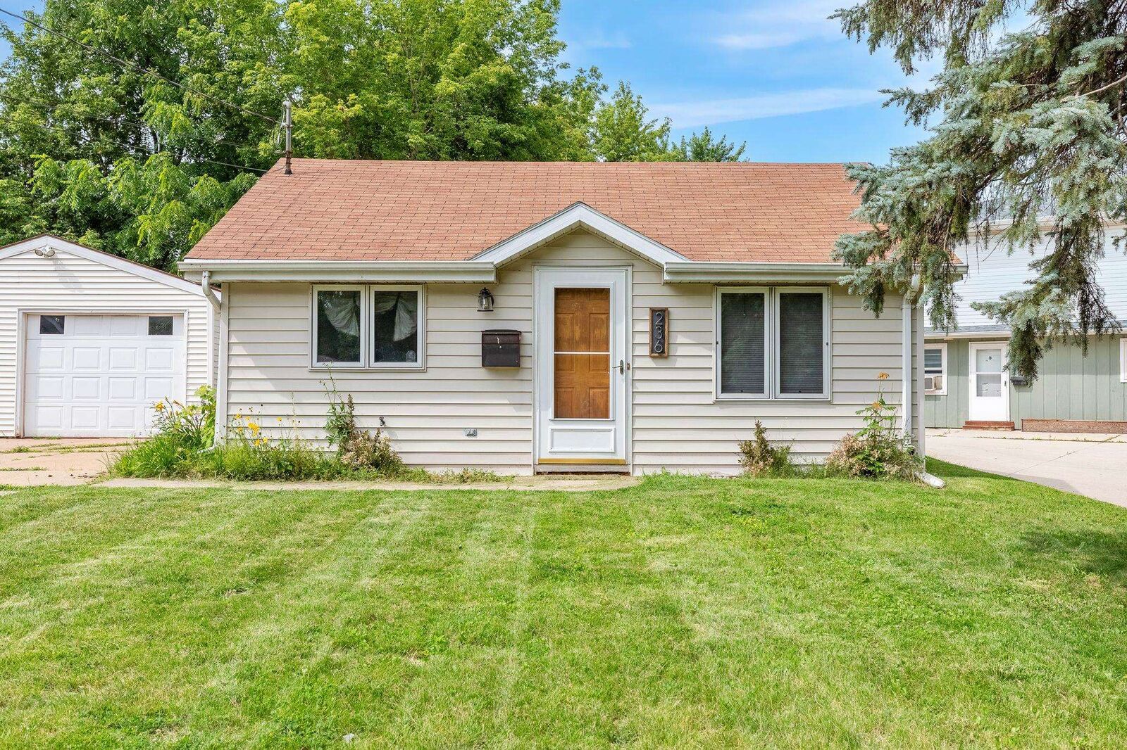 Property Photo:  236 Kamps Street  WI 54113-1030 
