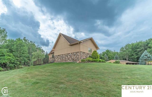 Property Photo:  4890 Skelton Road  MI 48421 