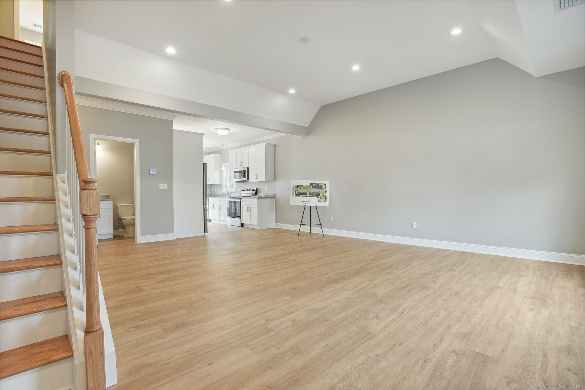 Property Photo:  180 South Washington Street 6  CT 06062 