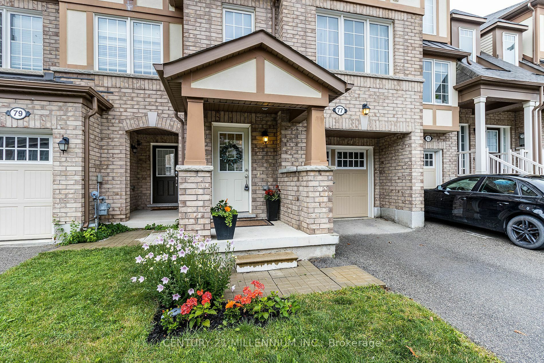 77 Bannister Cres  Brampton ON L7A 4H3 photo