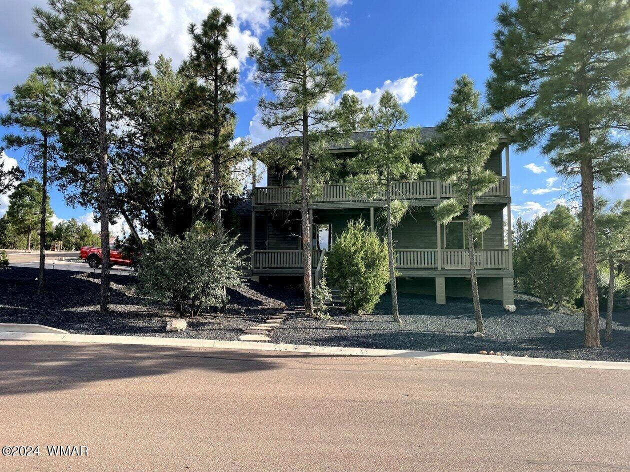 Property Photo:  2620 N Eagle View Circle  AZ 85901 