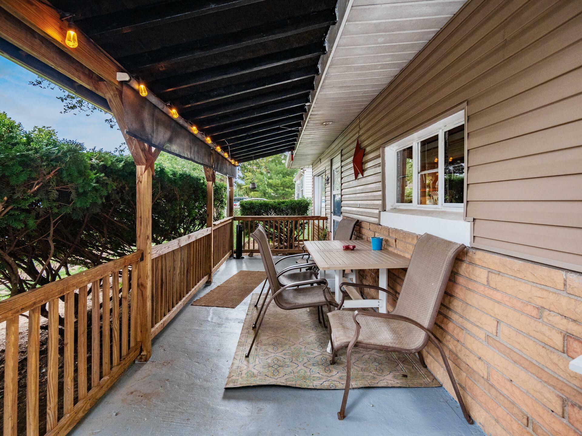 Property Photo:  818 Lawndale Avenue  OH 43207 