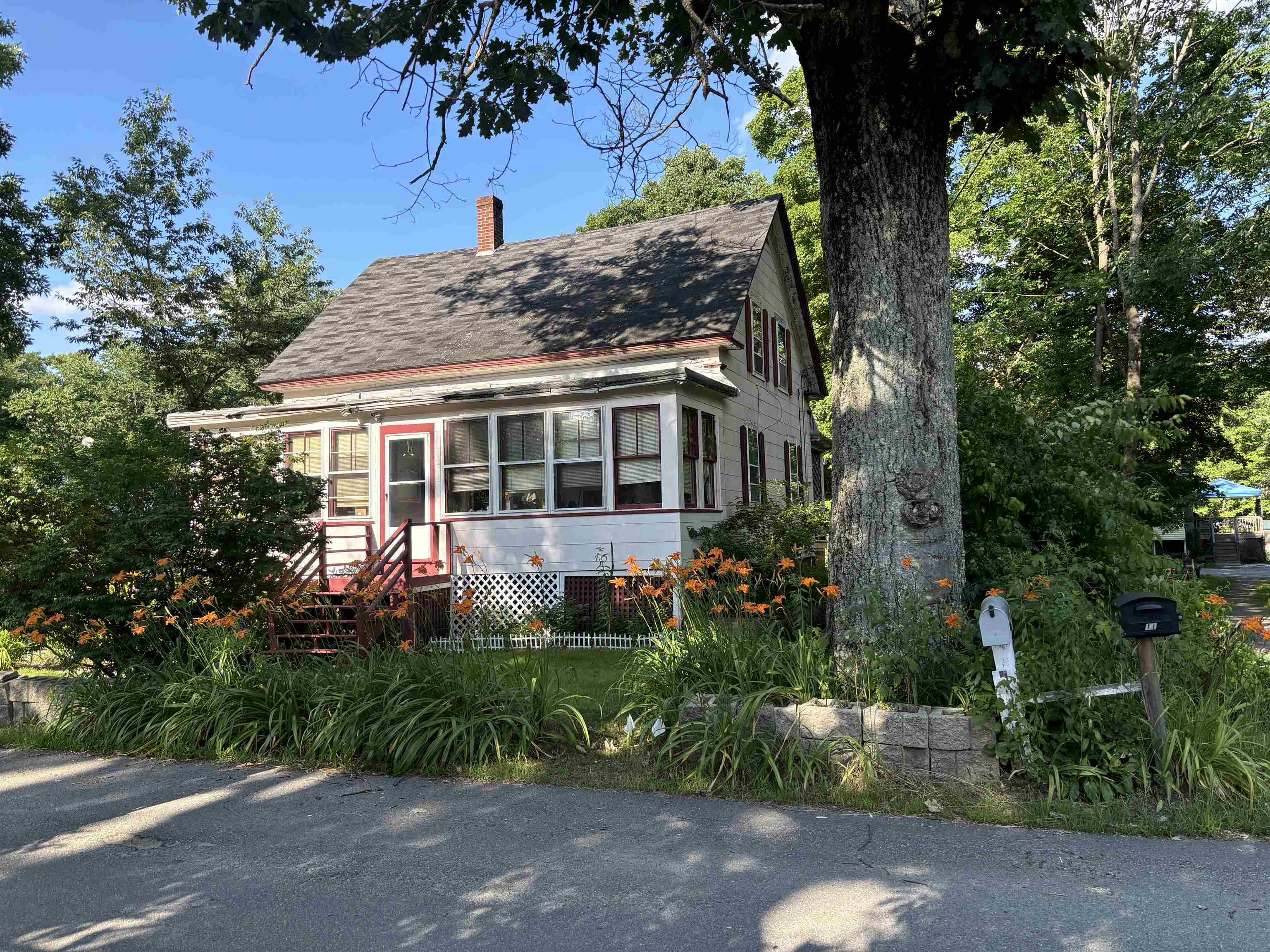 Property Photo:  15 Baker Avenue  NH 03048 