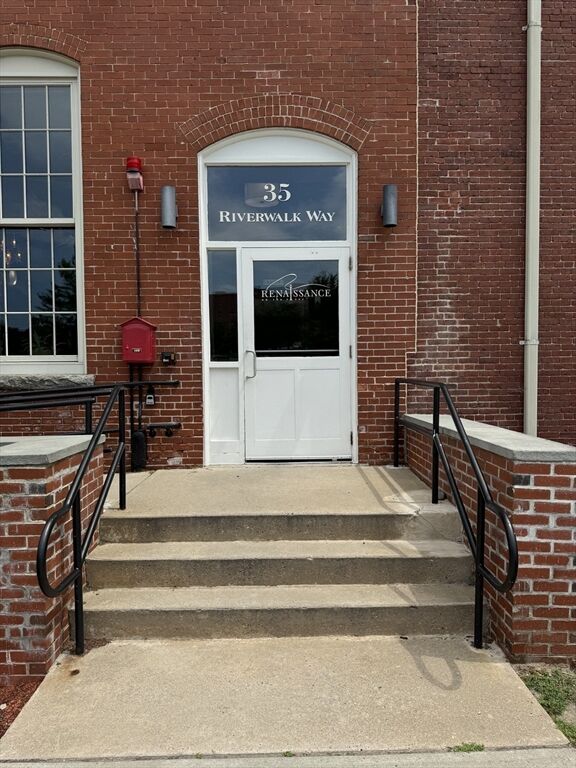 35 Riverwalk Way 207  Lowell MA 01854 photo