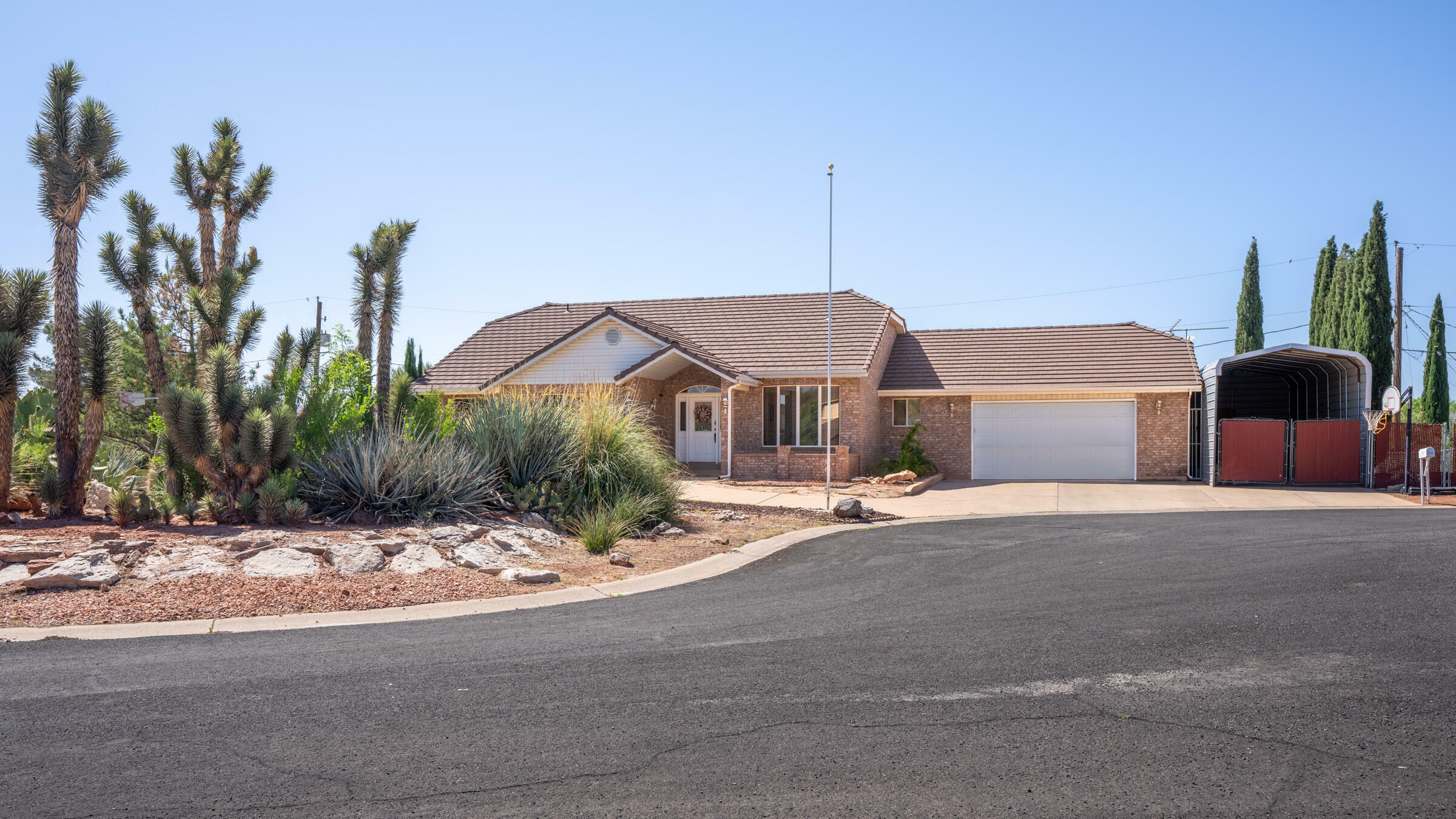 Property Photo:  237 N Cottonmill Cir  UT 84780 