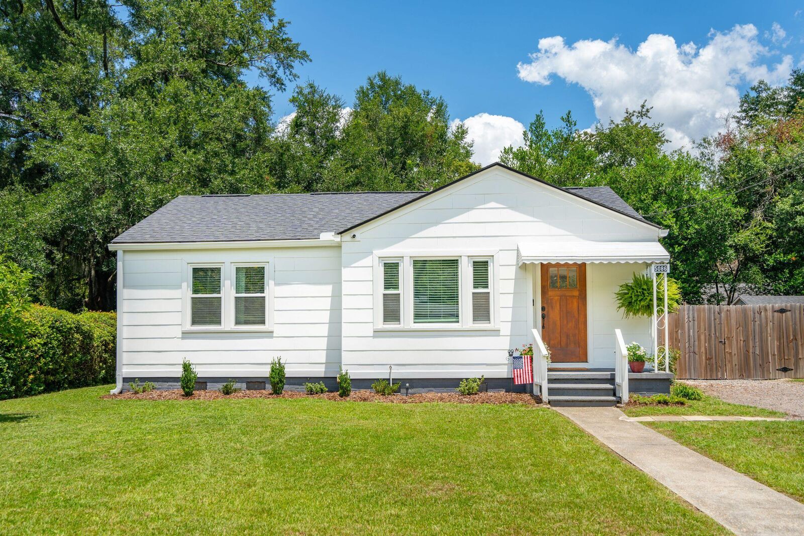 Property Photo:  5086 Chateau Avenue  SC 29405 