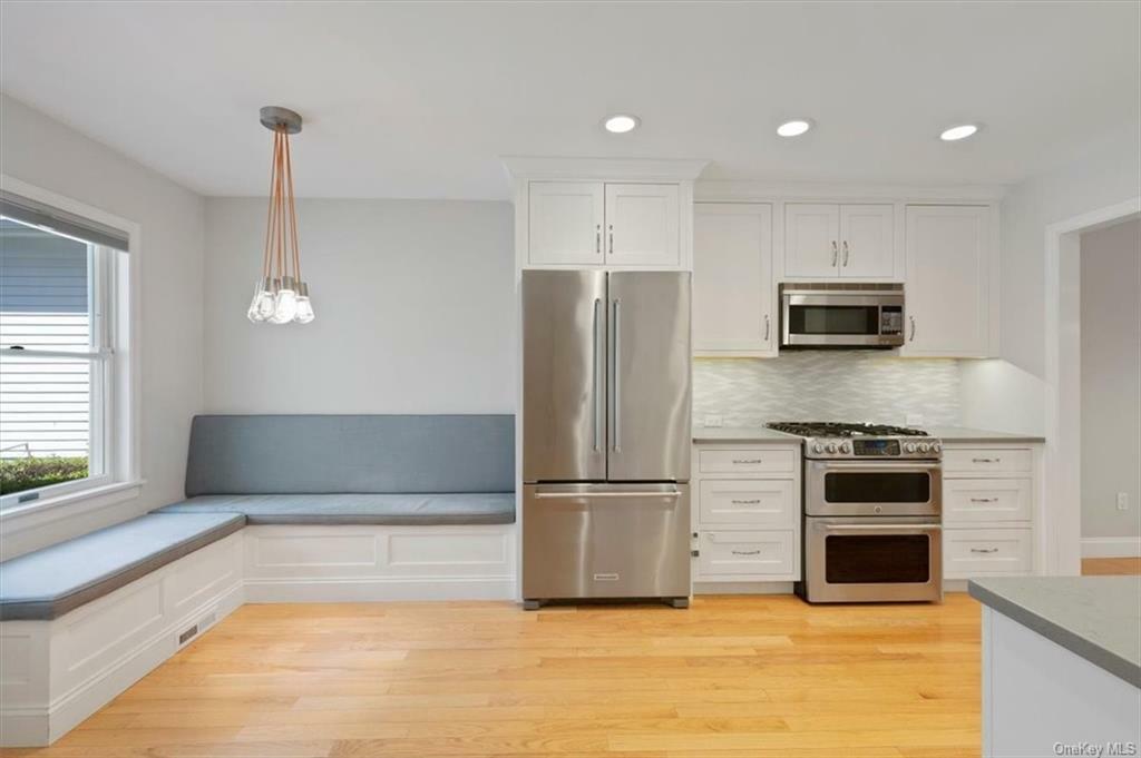 Property Photo:  409 Glenwood Drive  NY 10510 