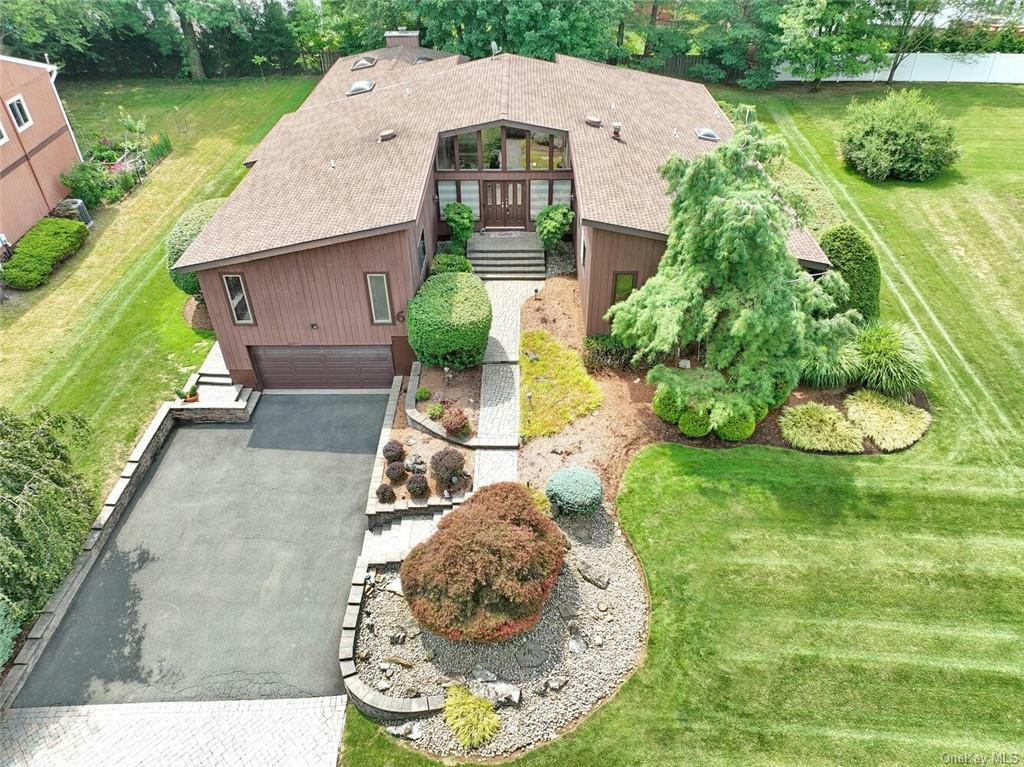 Property Photo:  6 Fenway Court  NY 10956 