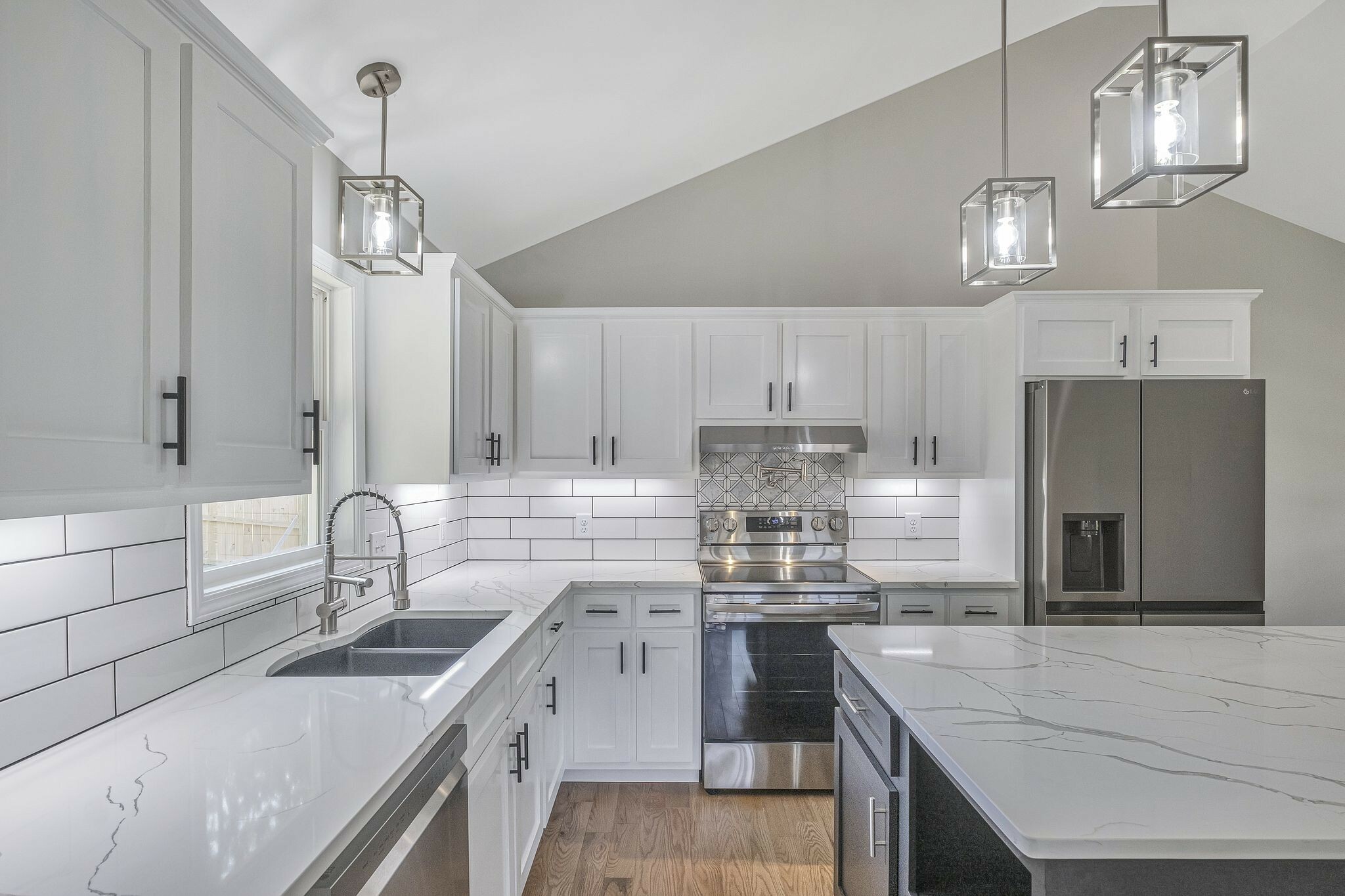 Property Photo: 1617 Briarwood Dr TN 38464