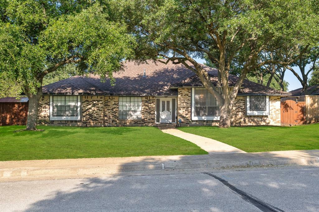 Property Photo:  911 Westminister Lane  TX 75137 