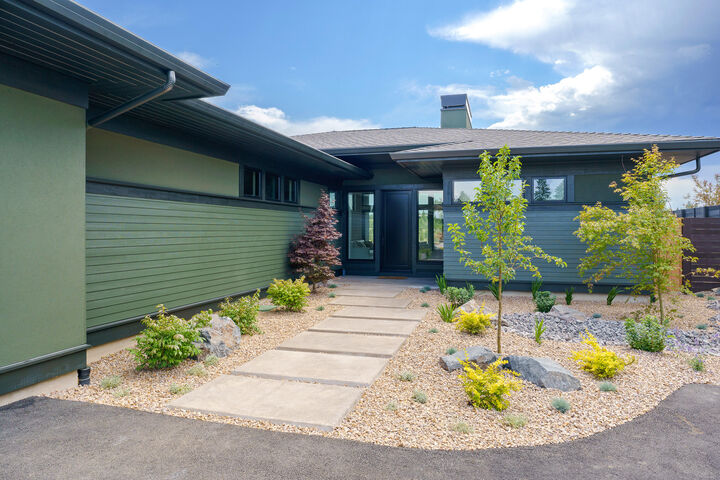 Property Photo: 1251 NW Stanhope Way Lot 250 OR 97703