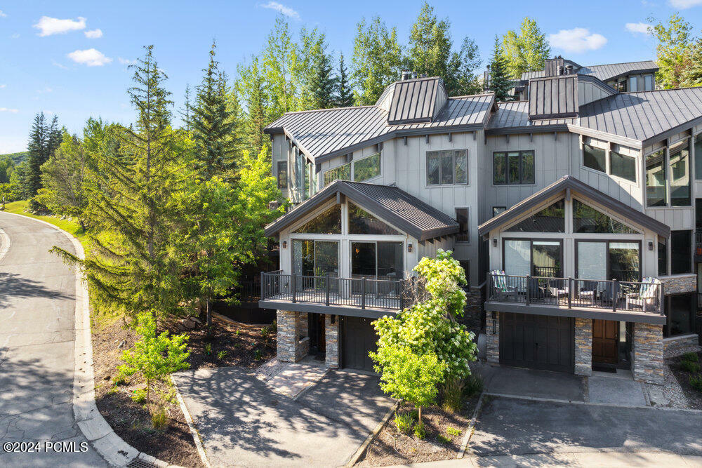 Property Photo: 1201 Pinnacle Court UT 84060
