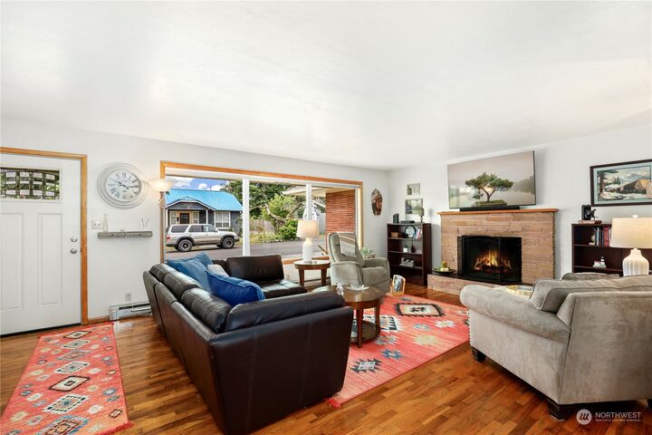 Property Photo: 417 E Crass Court WA 98563