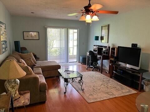 Property Photo:  1913 SW Palm City Road  FL 34994 