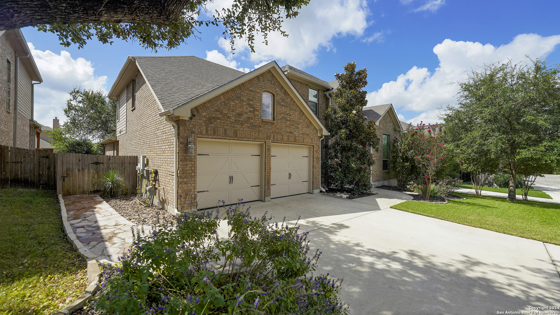 Property Photo:  8910 Azalea Pointe  TX 78255 