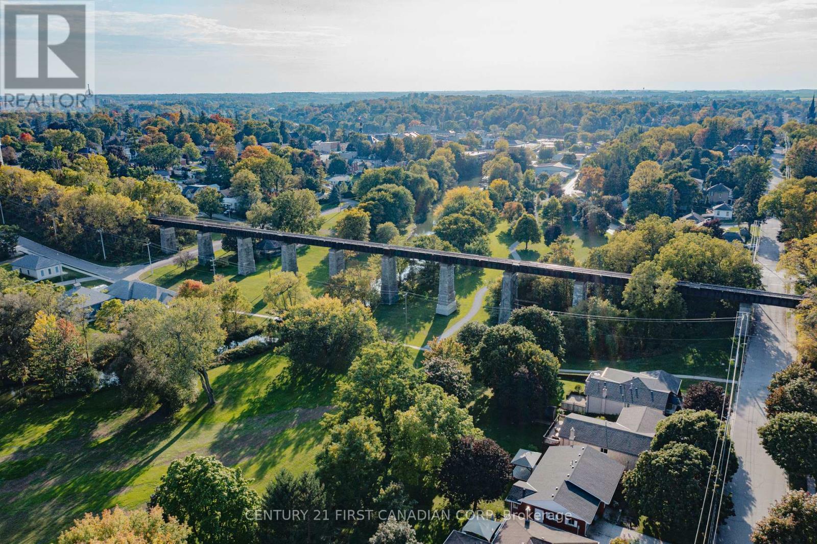 Photo de la propriété:  152 St Andrew Street North  ON N4X 1C3 