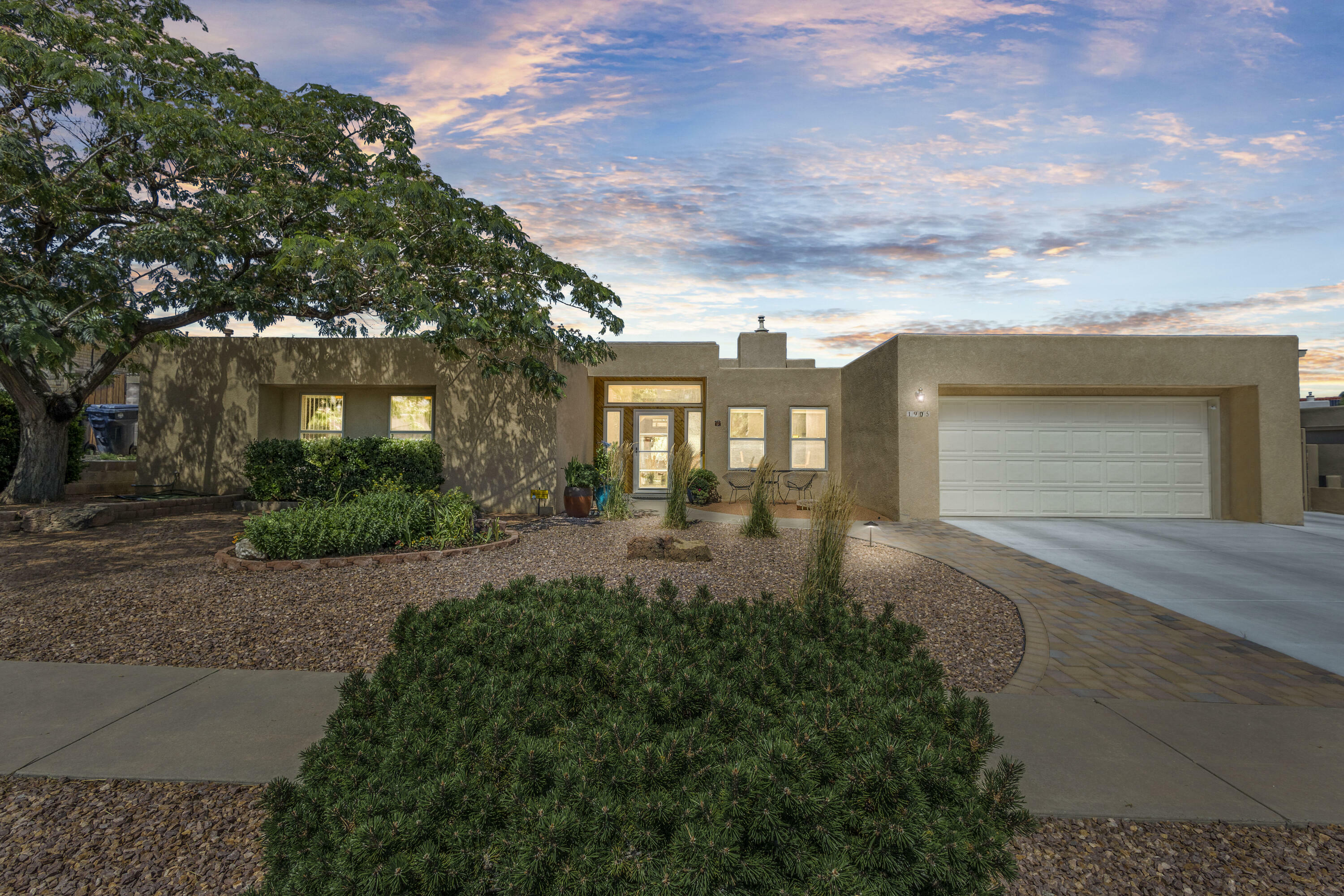 Property Photo:  1905 White Cloud Street NE  NM 87112 