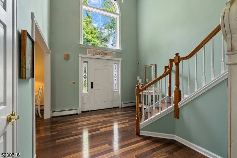 Property Photo:  7 Elizabeth Pl  NJ 07849 