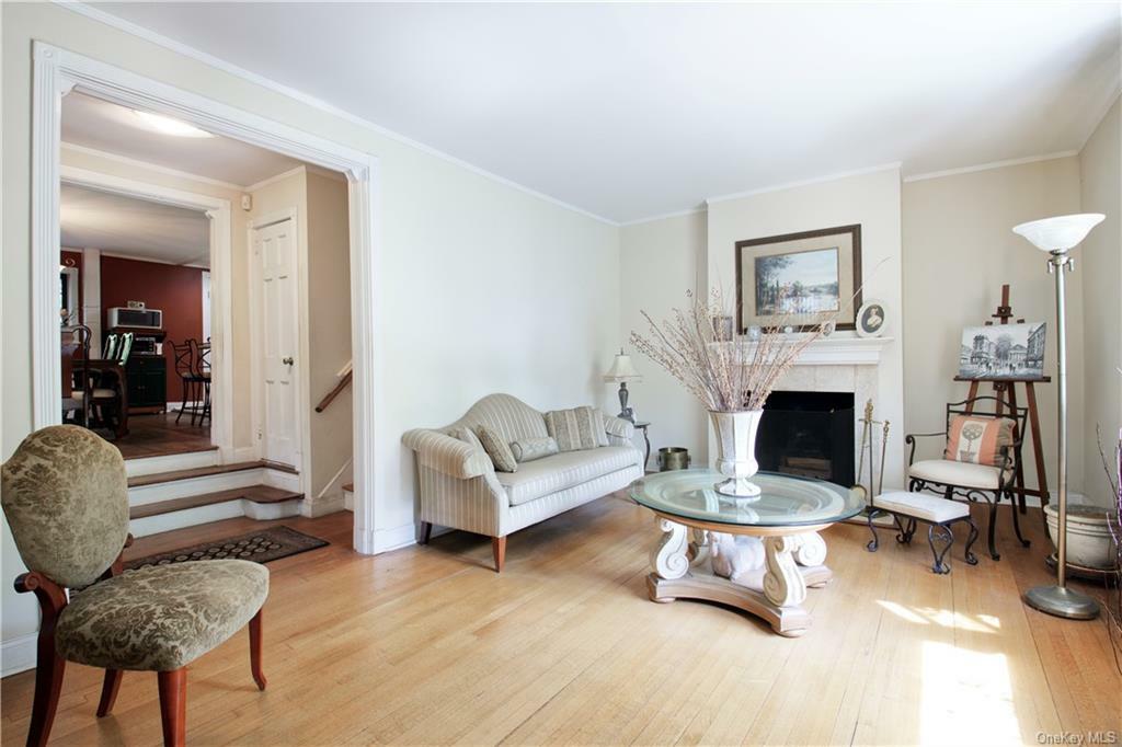 Property Photo:  370 Read Avenue  NY 10707 