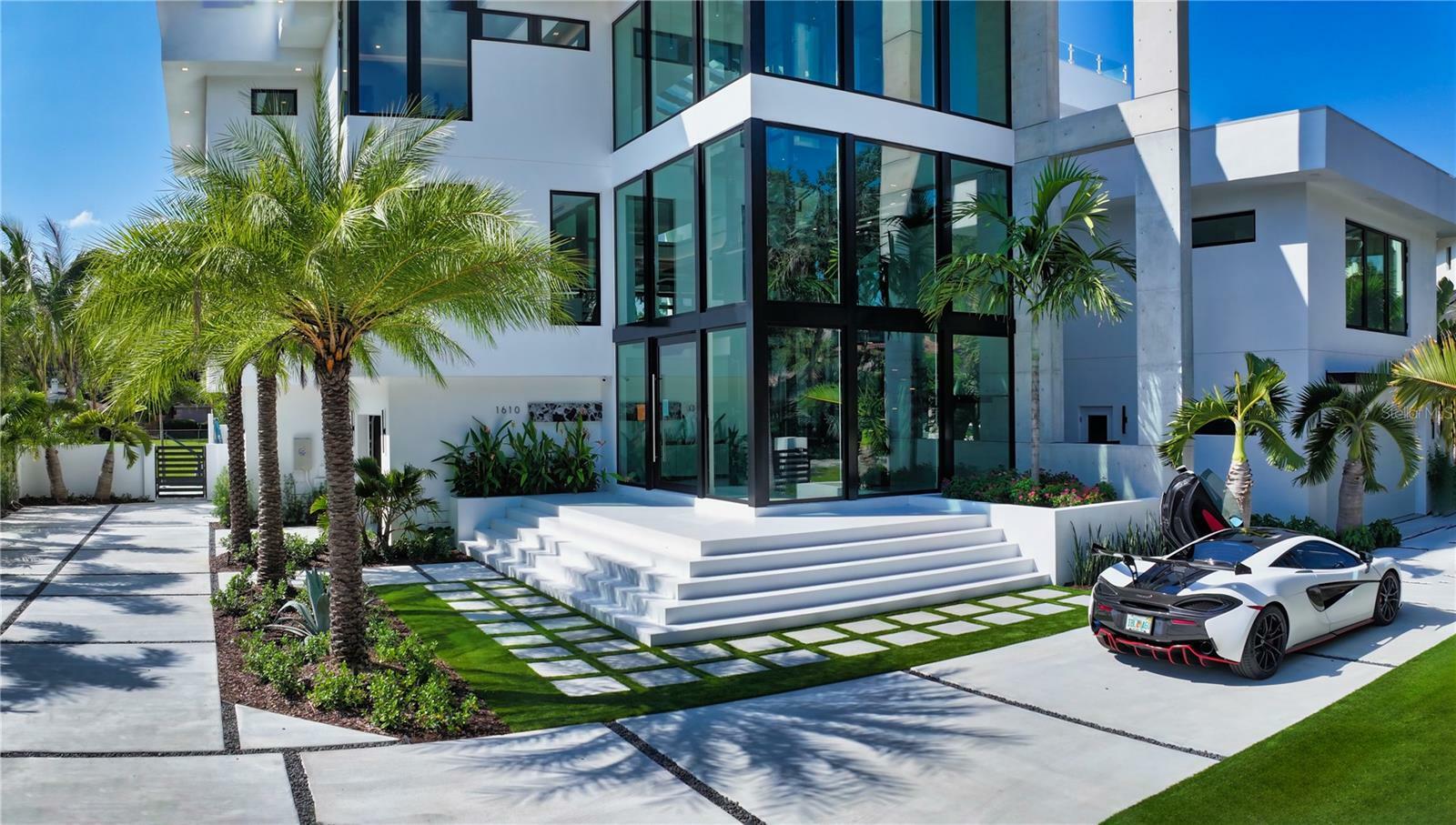 Property Photo: 1610 N Lodge Drive FL 34239