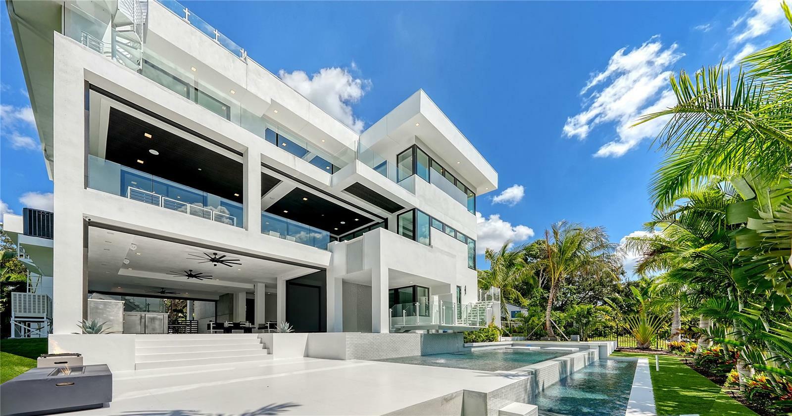 Property Photo: 1610 N Lodge Drive FL 34239