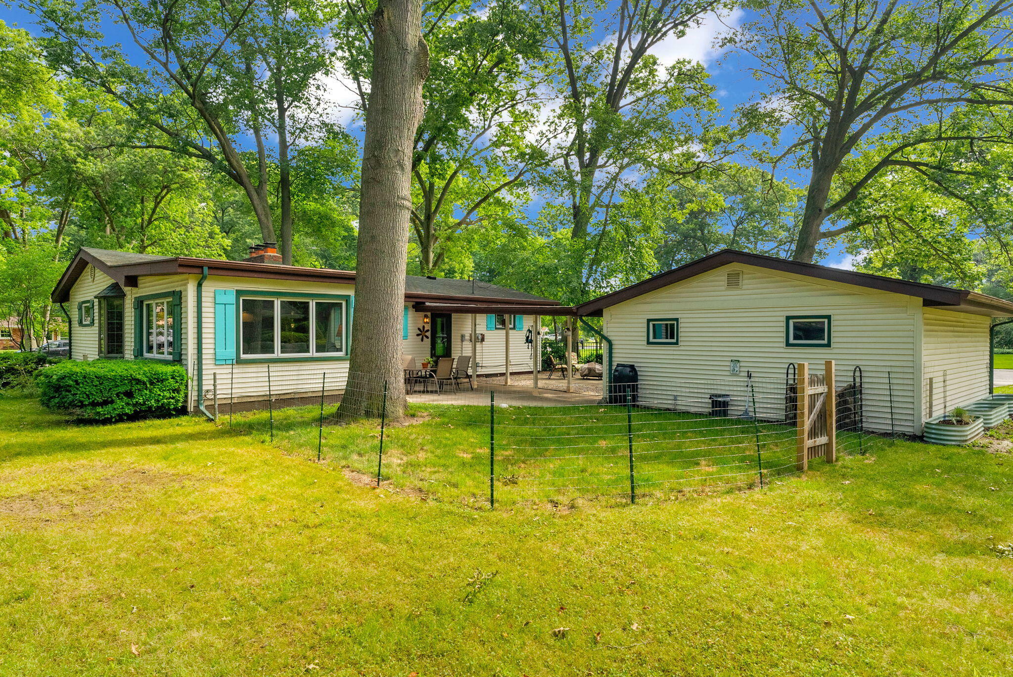 Property Photo:  2304 Sanborn Street  MI 48060 