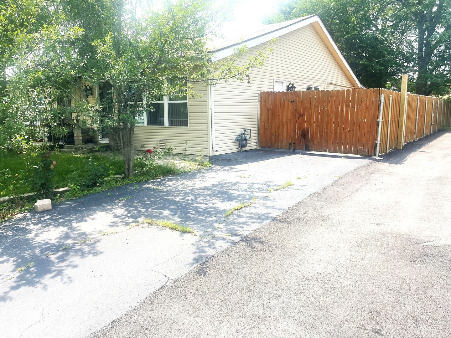 Property Photo:  202 Laurel Drive  IL 60542 