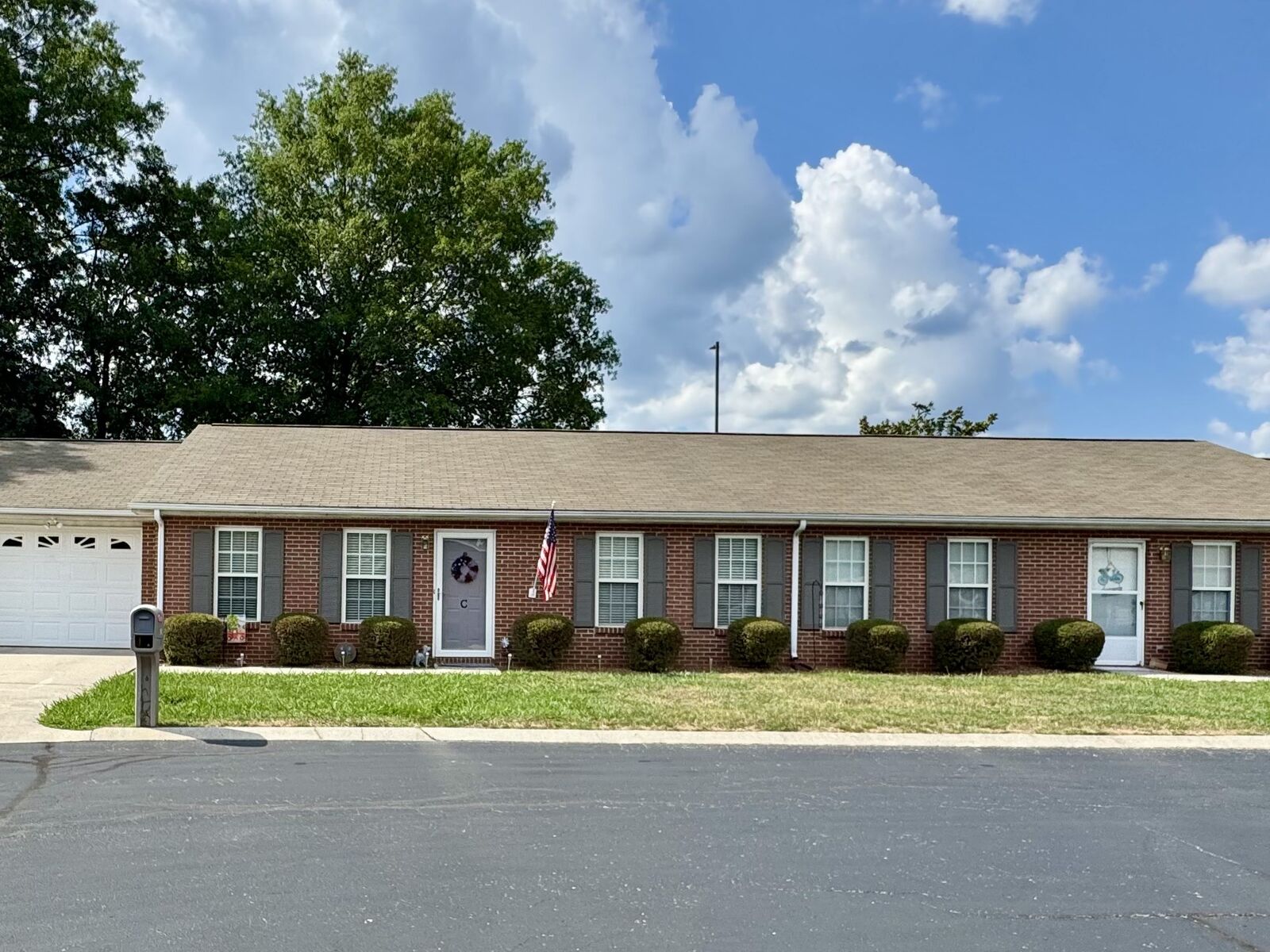 Property Photo: 118 Middleton Ct TN 37388