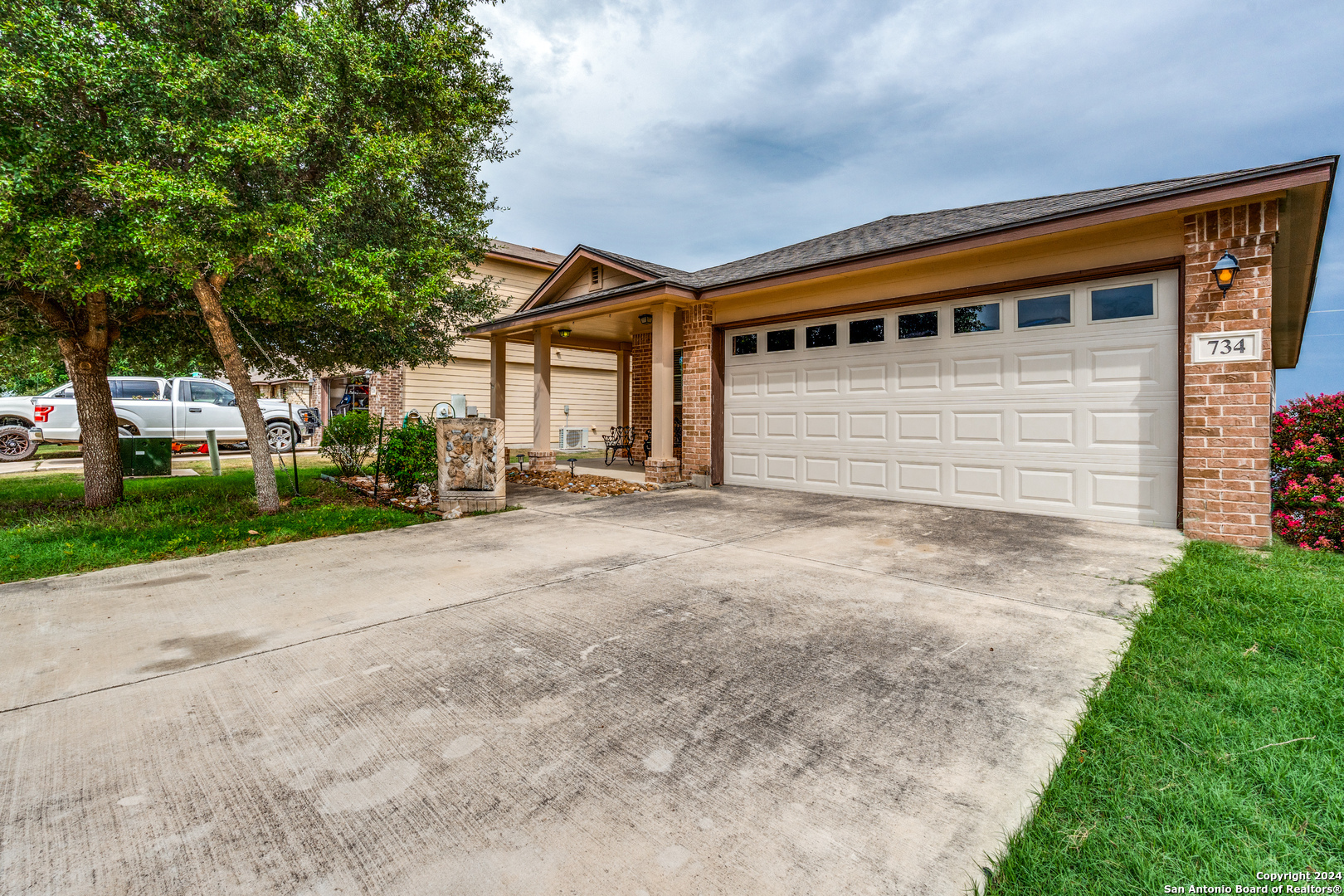 Property Photo:  734 Wolfeton Way  TX 78130 