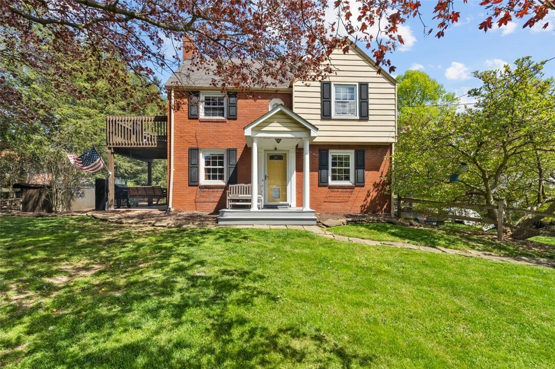 Property Photo:  424 Thompson Run Rd  PA 15237 