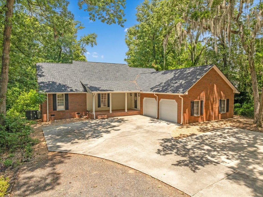 Property Photo:  568 Lakeshore Way  GA 31015 