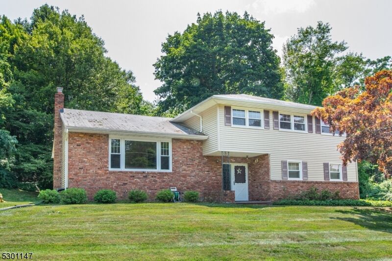 Property Photo:  26 Dogwood Trail  NJ 07869 